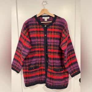 Beautiful vintage heavy weight cardigan